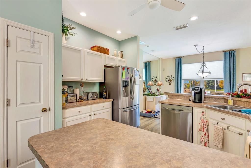 En Venta: $559,000 (3 camas, 2 baños, 1644 Pies cuadrados)