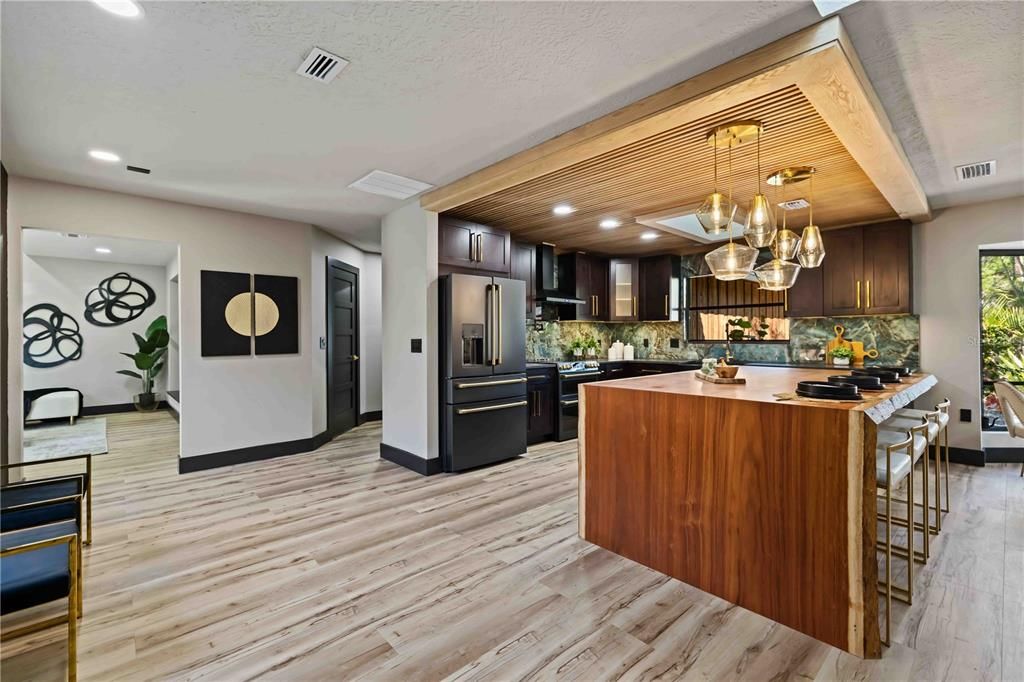 En Venta: $1,999,999 (5 camas, 3 baños, 3119 Pies cuadrados)