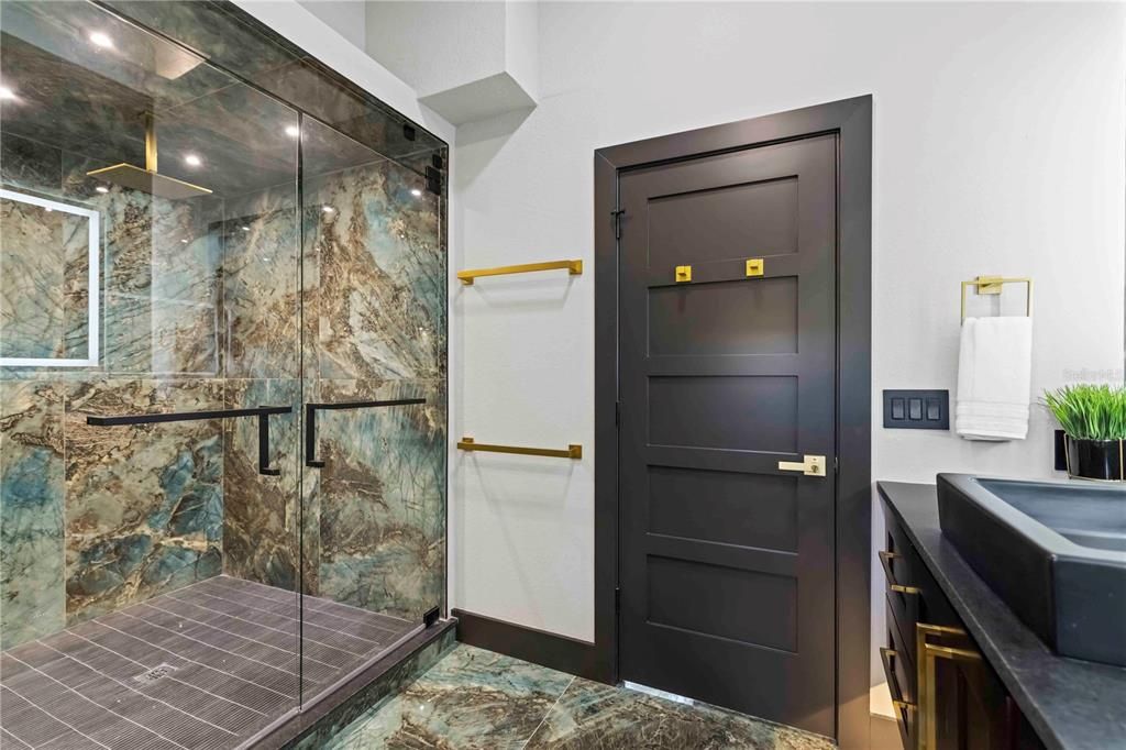 En Venta: $1,999,999 (5 camas, 3 baños, 3119 Pies cuadrados)