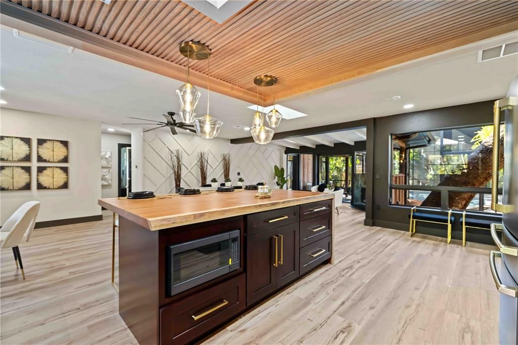 En Venta: $1,999,999 (5 camas, 3 baños, 3119 Pies cuadrados)