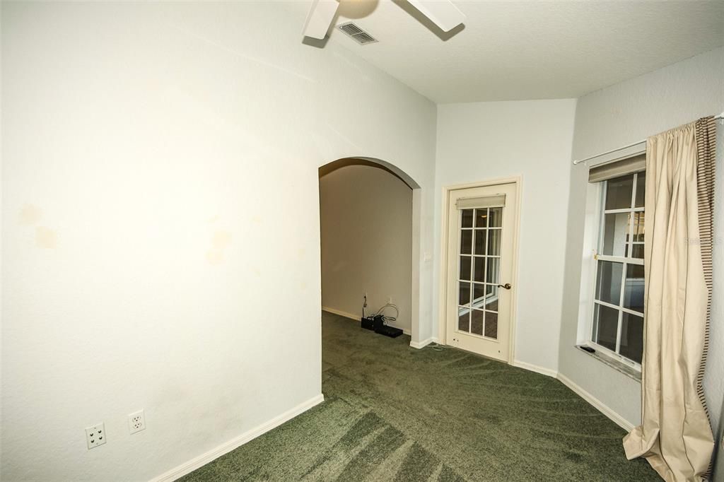 For Sale: $339,500 (3 beds, 2 baths, 1962 Square Feet)