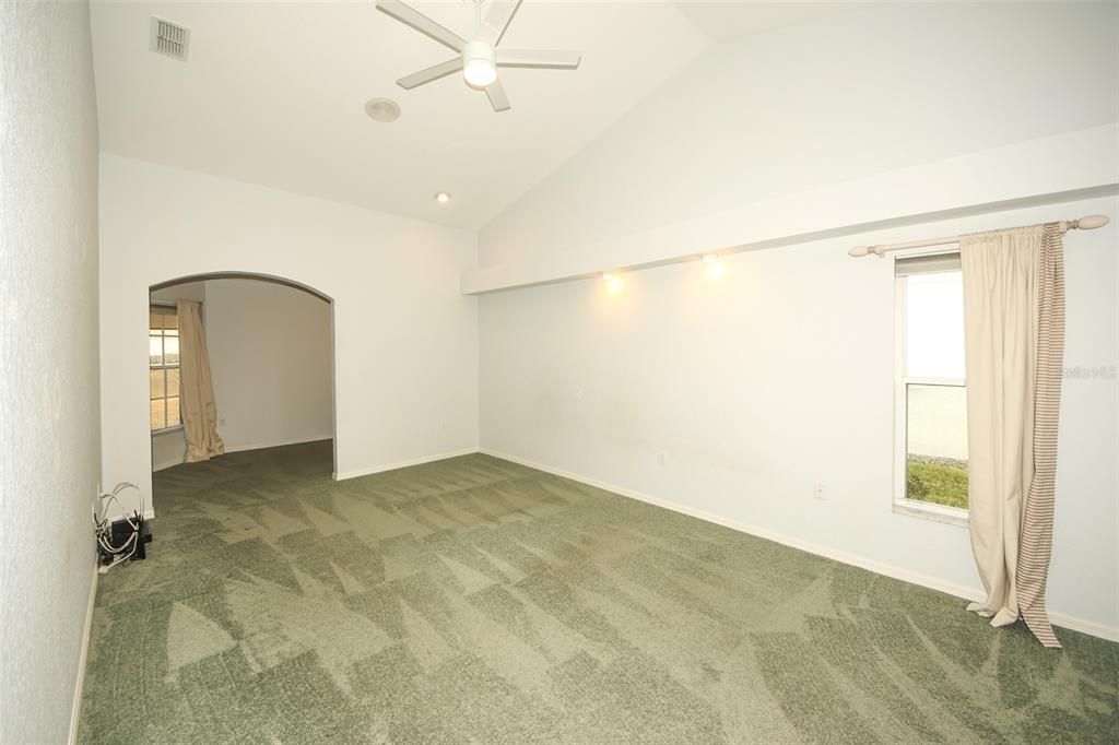 For Sale: $339,500 (3 beds, 2 baths, 1962 Square Feet)