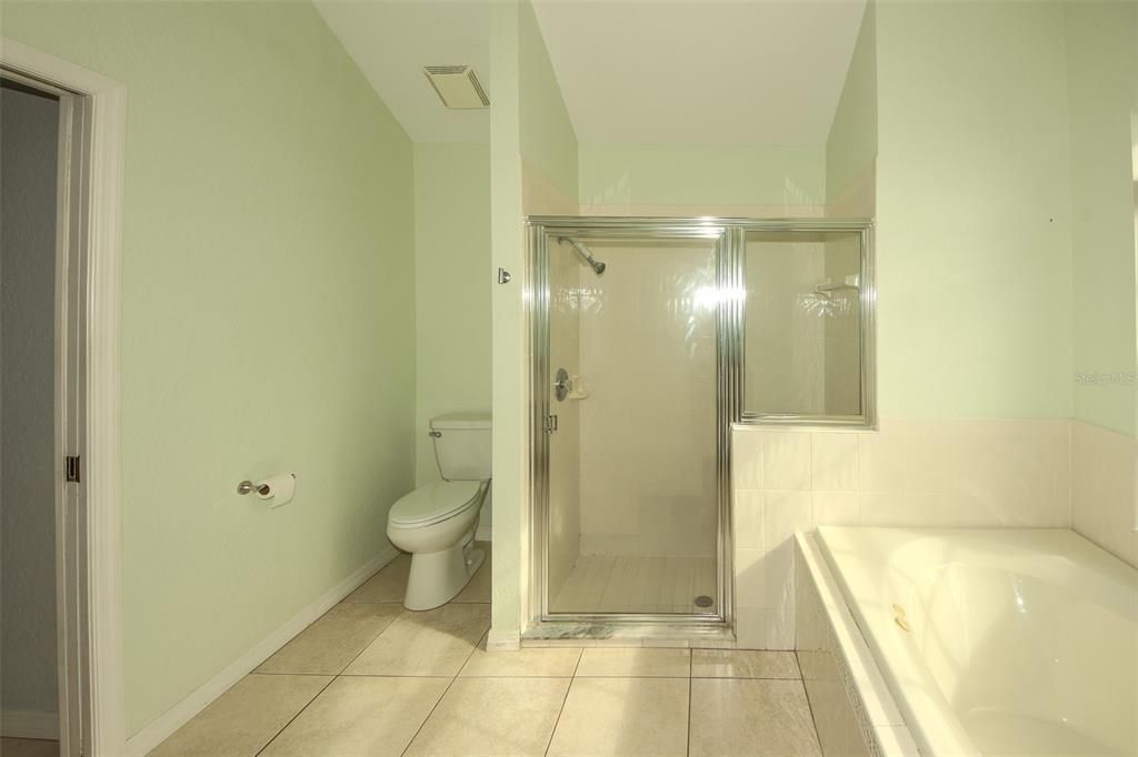 For Sale: $339,500 (3 beds, 2 baths, 1962 Square Feet)