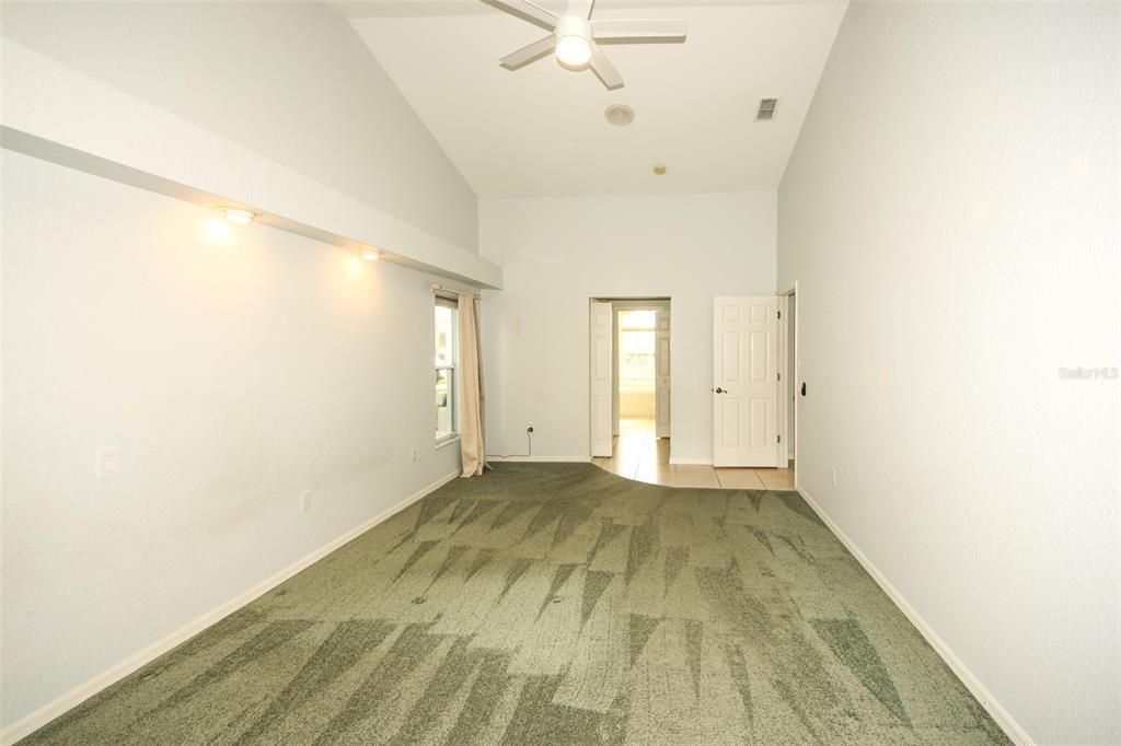 For Sale: $339,500 (3 beds, 2 baths, 1962 Square Feet)