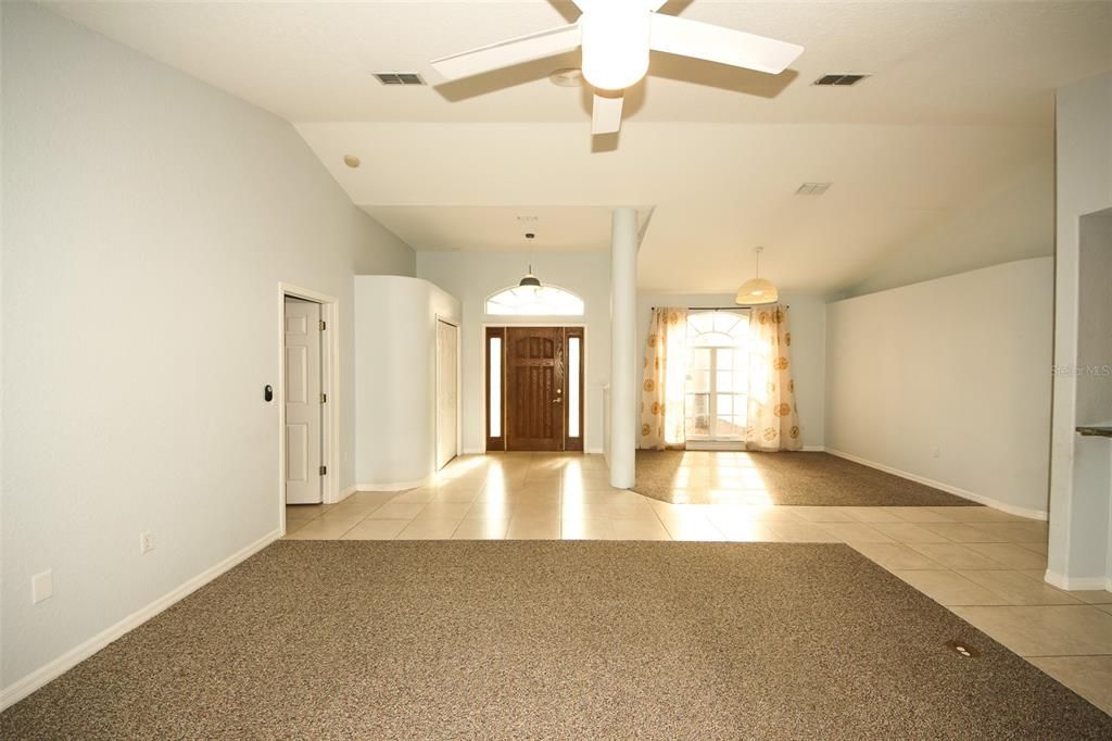 For Sale: $339,500 (3 beds, 2 baths, 1962 Square Feet)