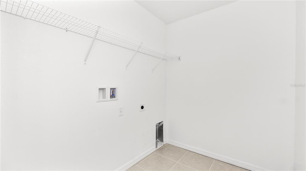 For Sale: $270,000 (3 beds, 2 baths, 1633 Square Feet)