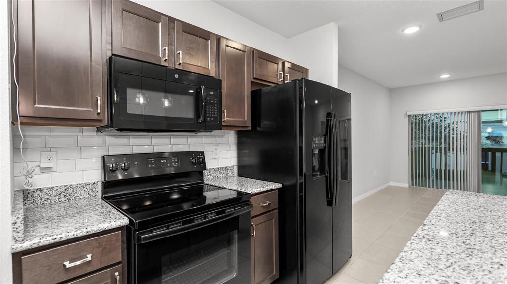 For Sale: $270,000 (3 beds, 2 baths, 1633 Square Feet)