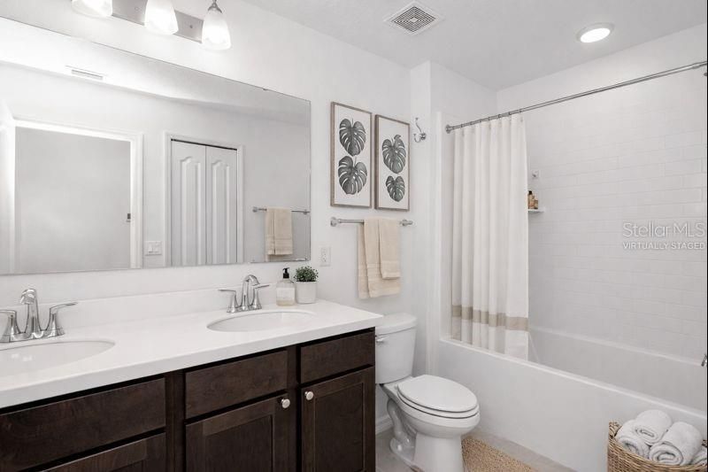 For Sale: $270,000 (3 beds, 2 baths, 1633 Square Feet)