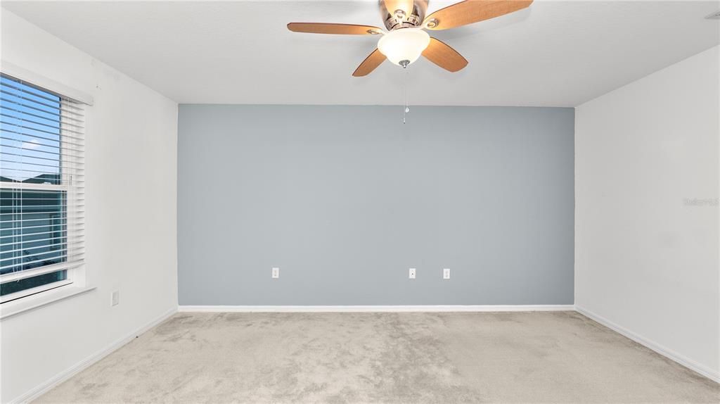 For Sale: $270,000 (3 beds, 2 baths, 1633 Square Feet)