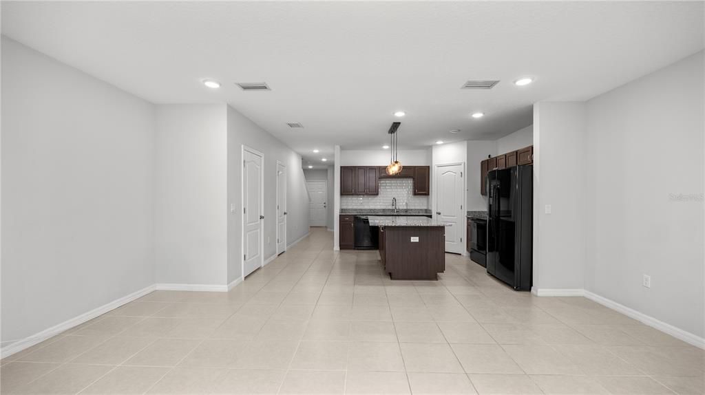 For Sale: $270,000 (3 beds, 2 baths, 1633 Square Feet)