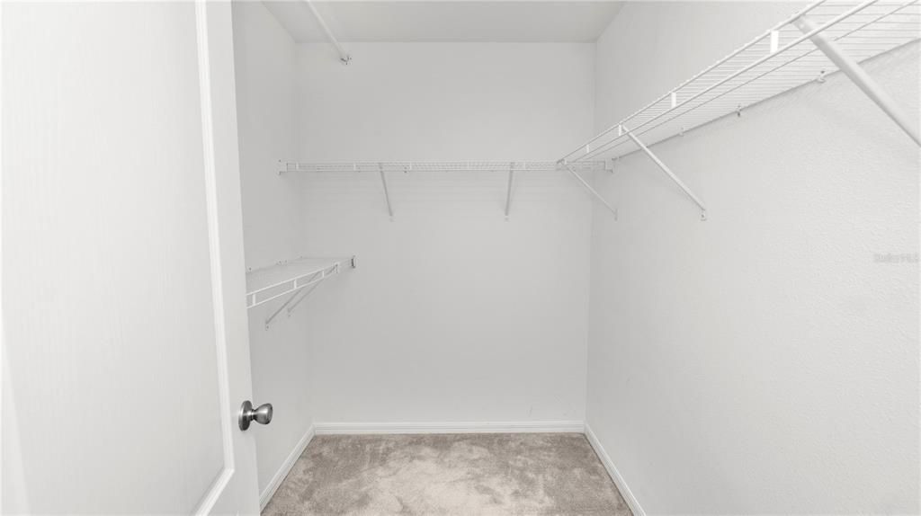 For Sale: $270,000 (3 beds, 2 baths, 1633 Square Feet)