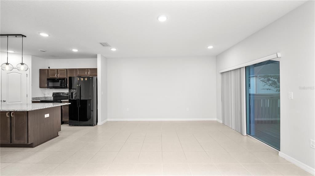 For Sale: $270,000 (3 beds, 2 baths, 1633 Square Feet)