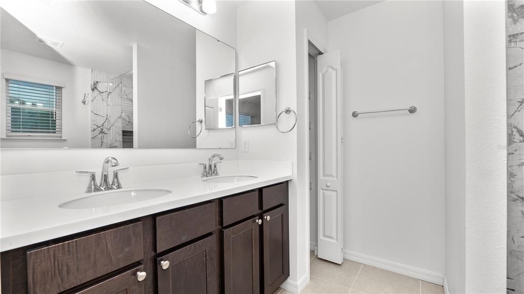 For Sale: $270,000 (3 beds, 2 baths, 1633 Square Feet)