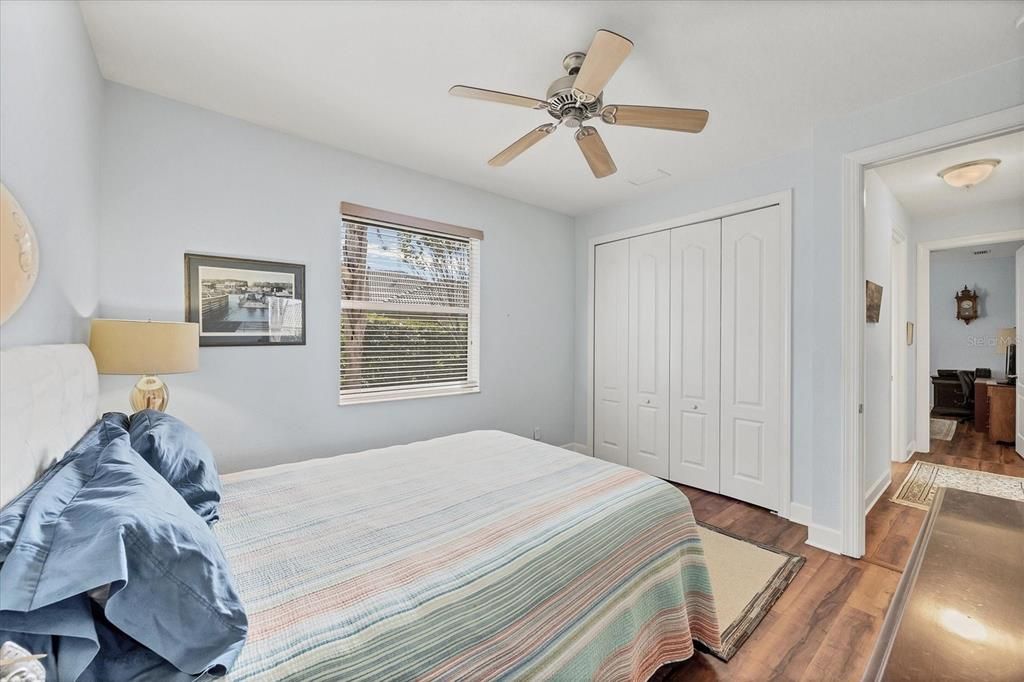 En Venta: $699,900 (4 camas, 3 baños, 2718 Pies cuadrados)