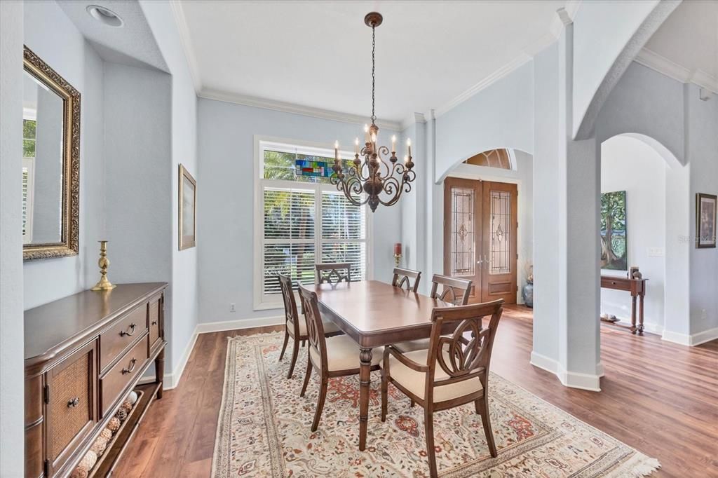 En Venta: $699,900 (4 camas, 3 baños, 2718 Pies cuadrados)