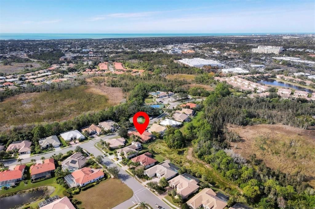 En Venta: $699,900 (4 camas, 3 baños, 2718 Pies cuadrados)