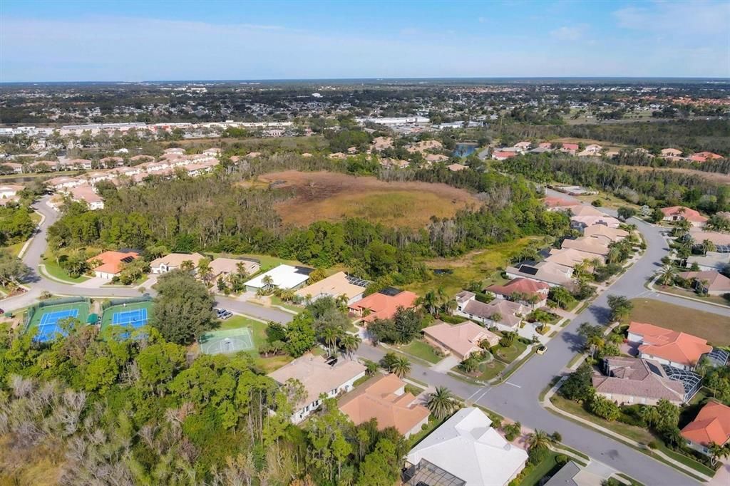 En Venta: $699,900 (4 camas, 3 baños, 2718 Pies cuadrados)