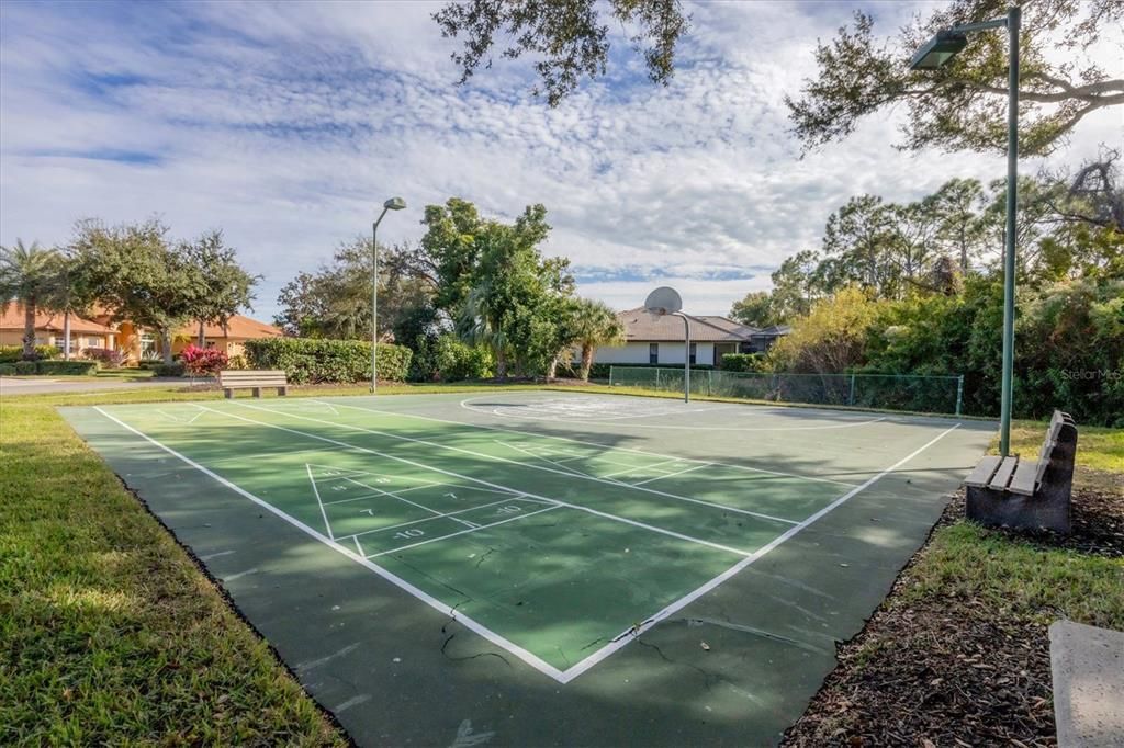 En Venta: $699,900 (4 camas, 3 baños, 2718 Pies cuadrados)