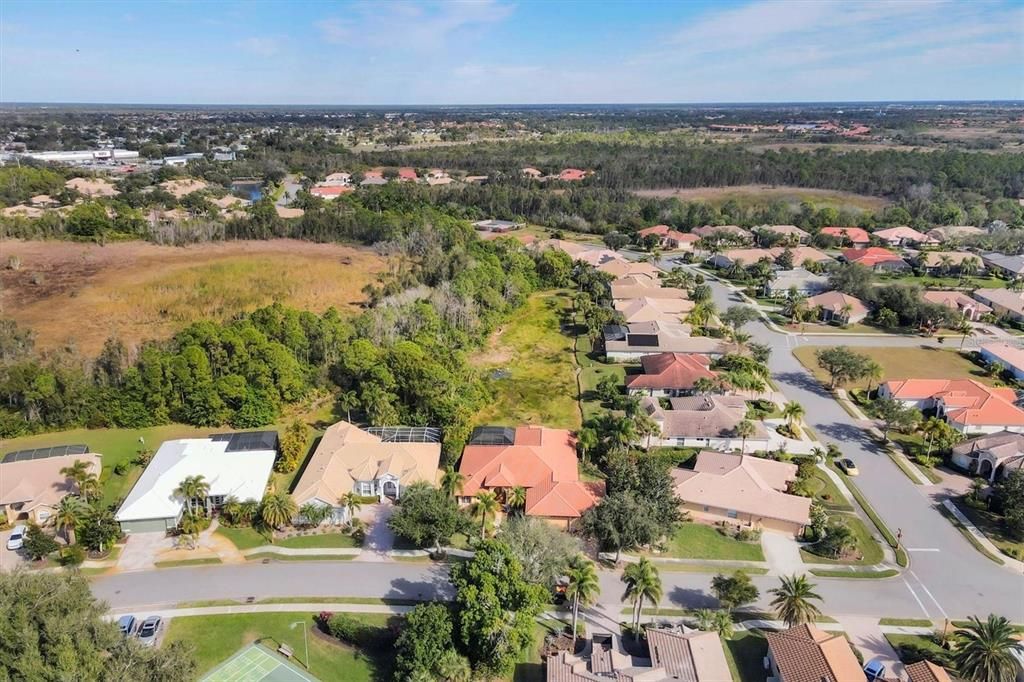 En Venta: $699,900 (4 camas, 3 baños, 2718 Pies cuadrados)