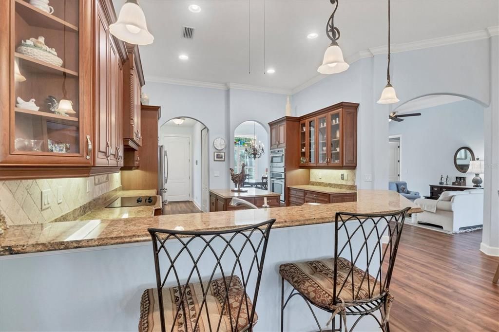 En Venta: $699,900 (4 camas, 3 baños, 2718 Pies cuadrados)