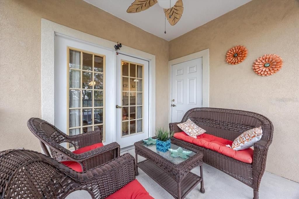 На продажу: $220,000 (2 спален, 2 ванн, 1170 Квадратных фут)