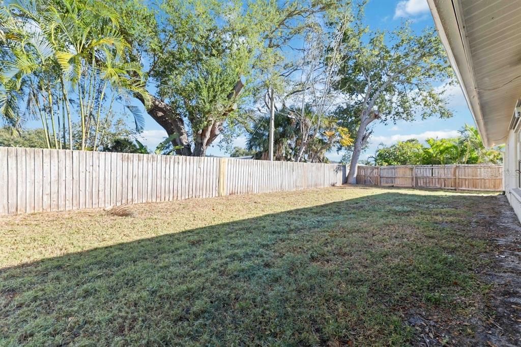 For Rent: $2,800 (3 beds, 2 baths, 2027 Square Feet)