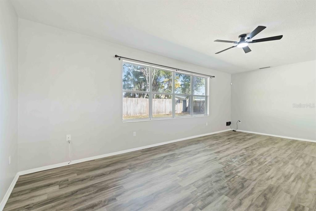 For Rent: $2,800 (3 beds, 2 baths, 2027 Square Feet)