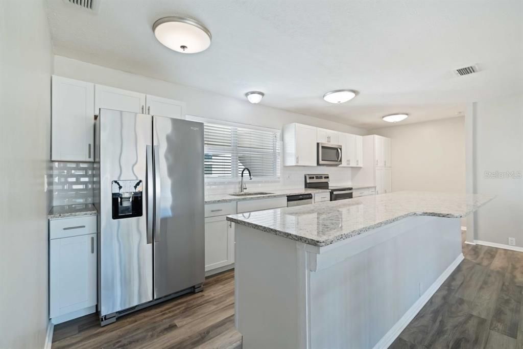 For Rent: $2,800 (3 beds, 2 baths, 2027 Square Feet)