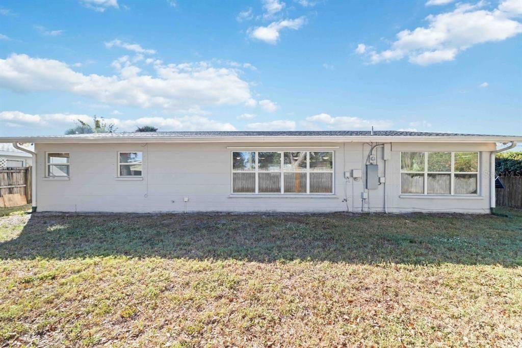 For Rent: $2,800 (3 beds, 2 baths, 2027 Square Feet)