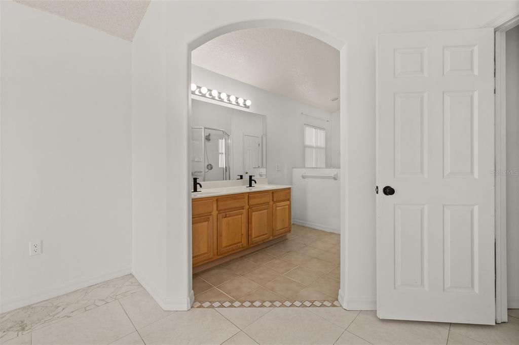 待售: $310,000 (3 贝兹, 2 浴室, 1664 平方英尺)