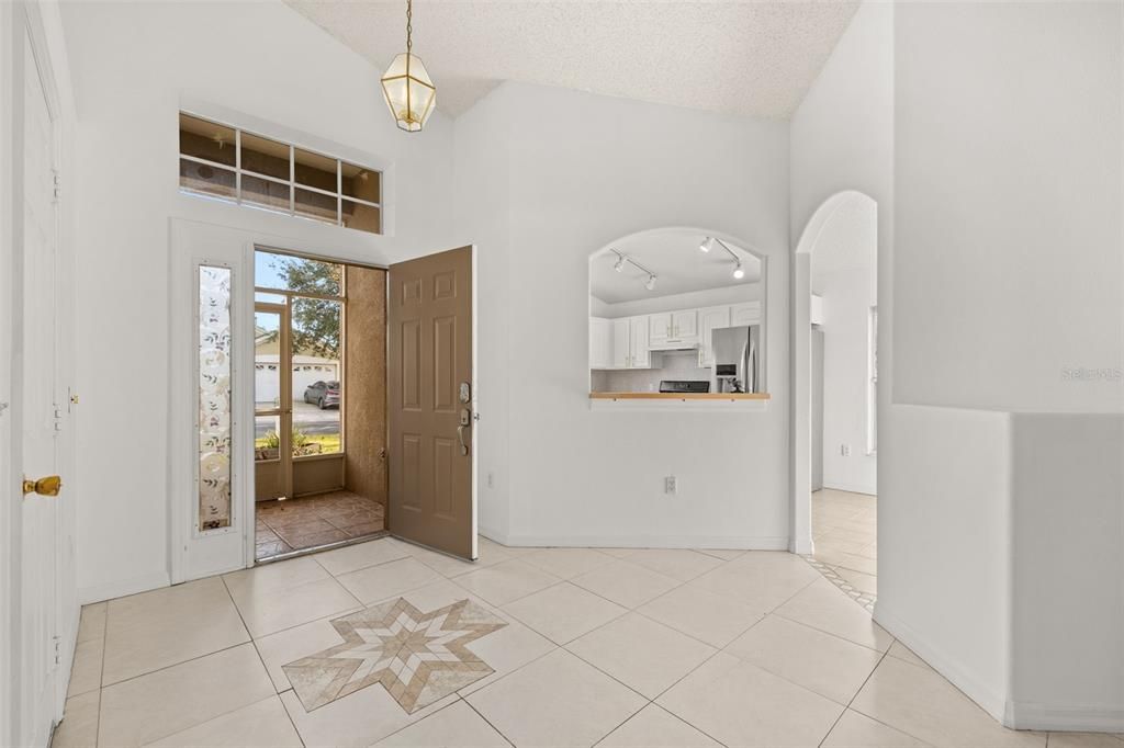 待售: $310,000 (3 贝兹, 2 浴室, 1664 平方英尺)