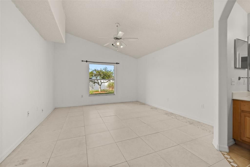 待售: $310,000 (3 贝兹, 2 浴室, 1664 平方英尺)