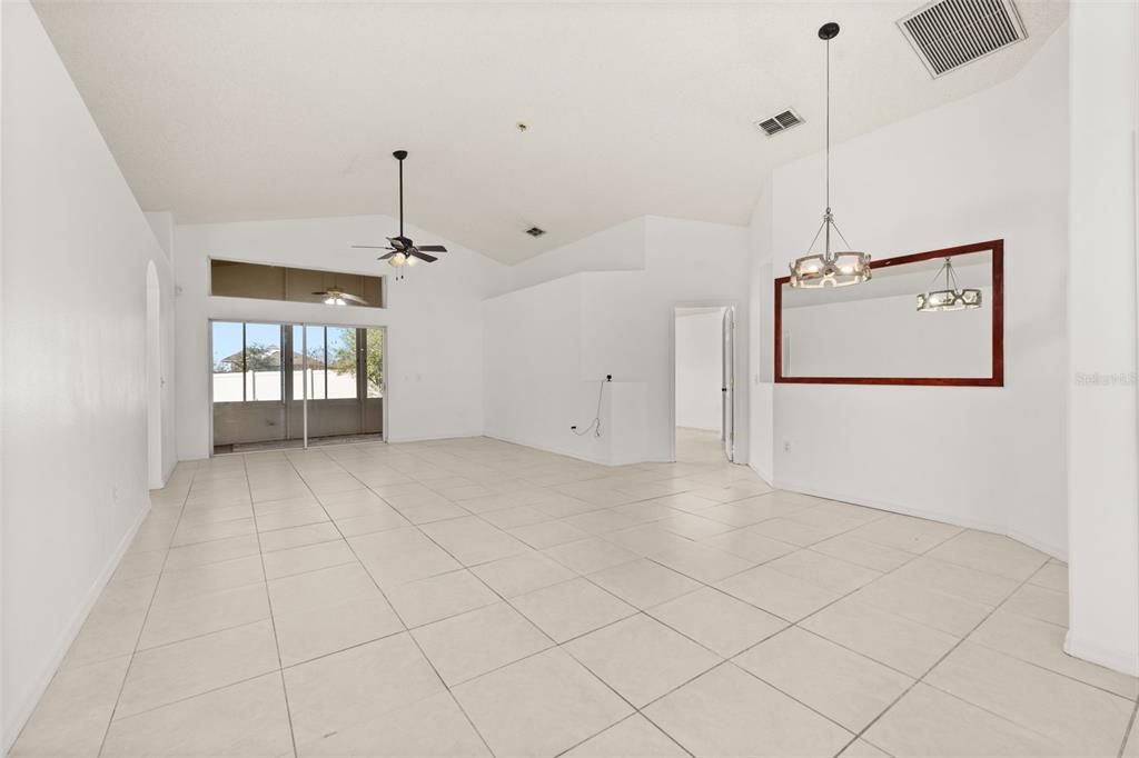 待售: $310,000 (3 贝兹, 2 浴室, 1664 平方英尺)