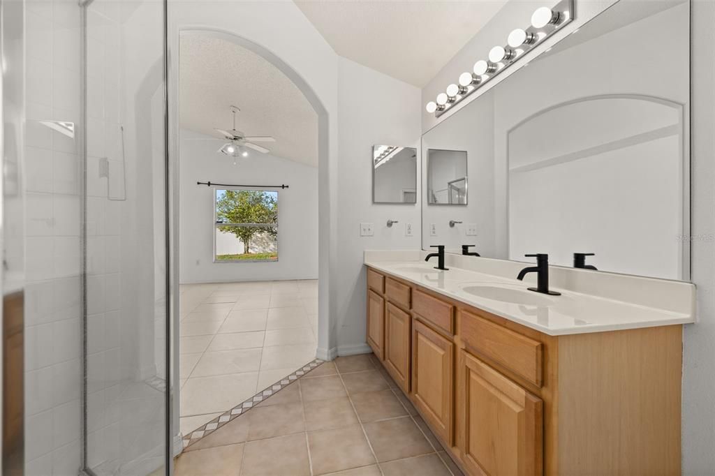 待售: $310,000 (3 贝兹, 2 浴室, 1664 平方英尺)