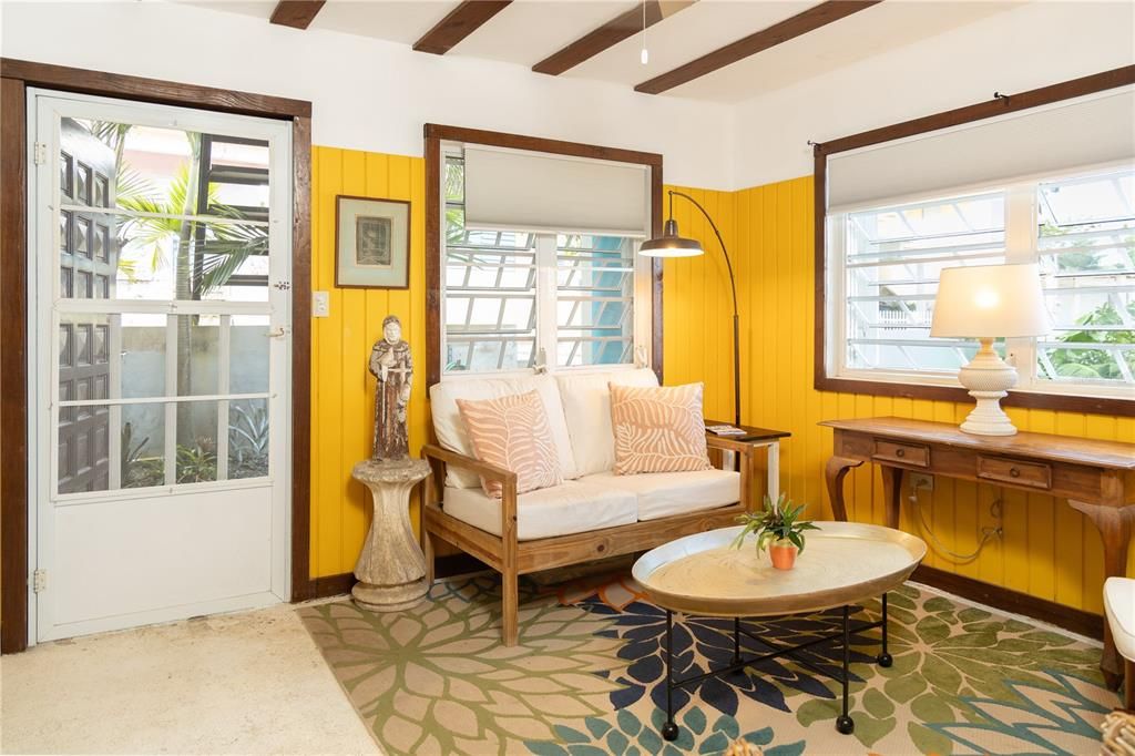 En Venta: $285,000 (2 camas, 1 baños, 1000 Pies cuadrados)