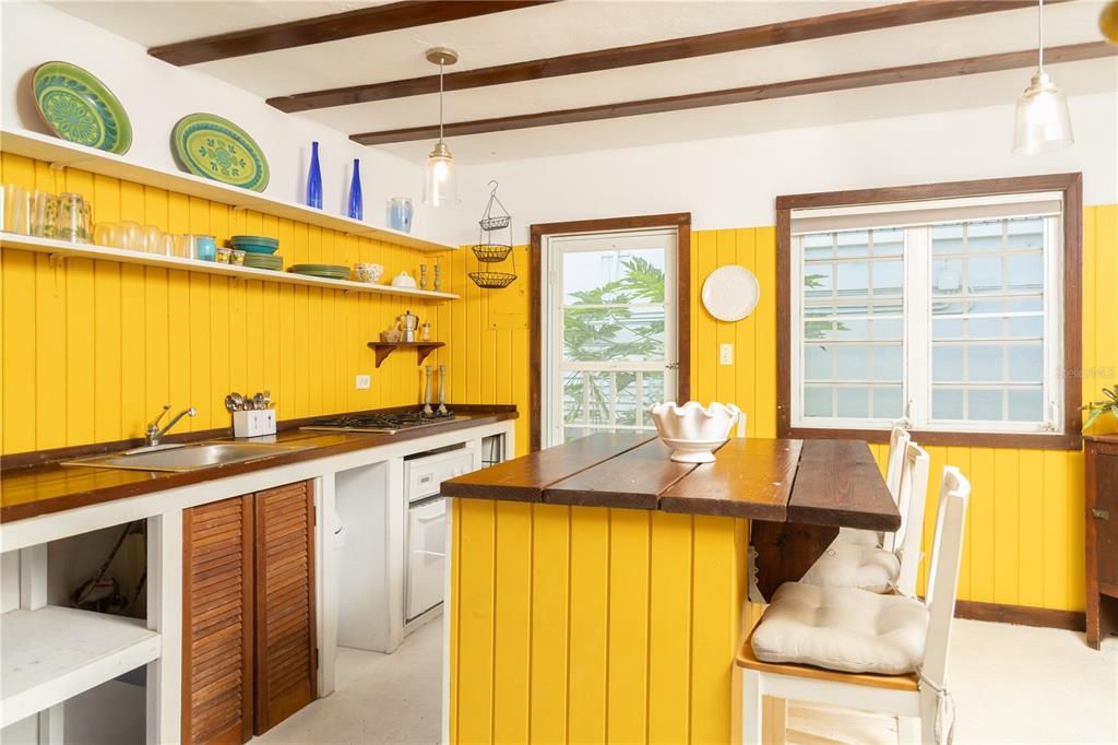 En Venta: $285,000 (2 camas, 1 baños, 1000 Pies cuadrados)