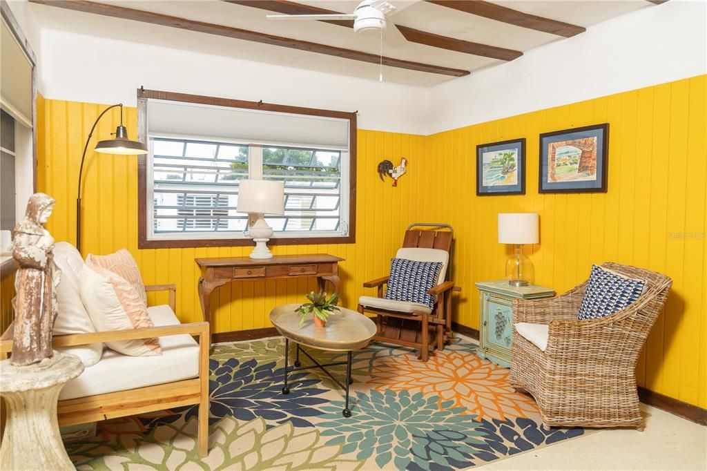 En Venta: $285,000 (2 camas, 1 baños, 1000 Pies cuadrados)