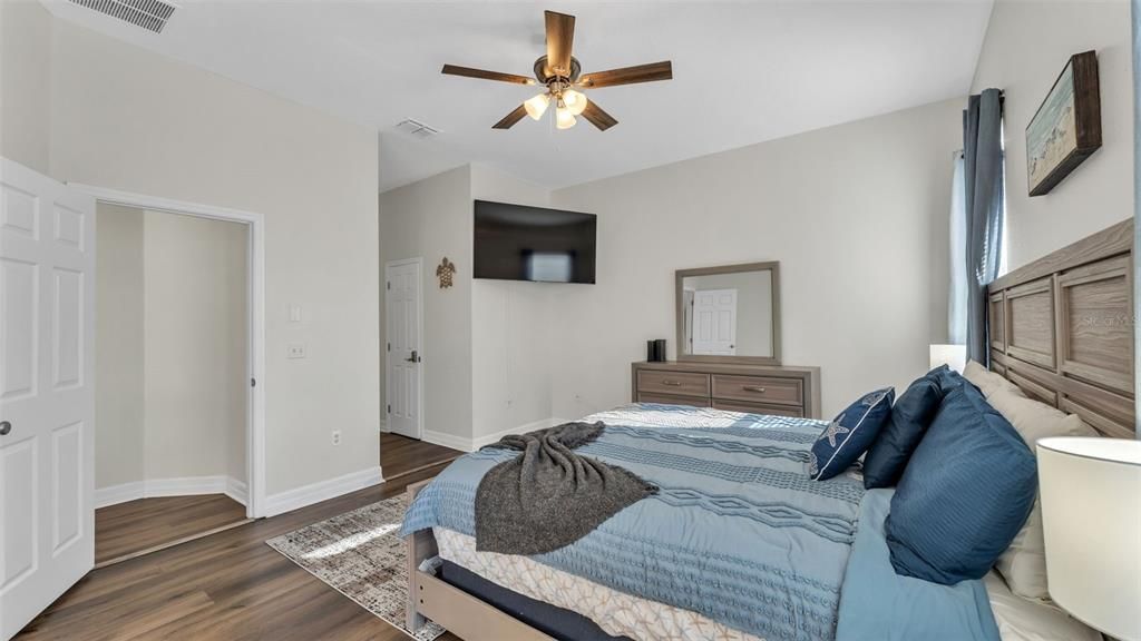 For Sale: $389,000 (4 beds, 2 baths, 2250 Square Feet)