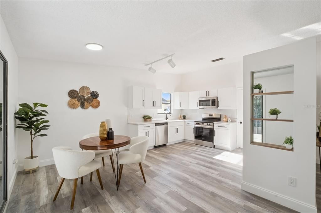 待售: $325,000 (3 贝兹, 2 浴室, 1430 平方英尺)