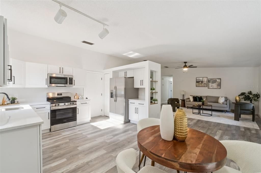 待售: $325,000 (3 贝兹, 2 浴室, 1430 平方英尺)