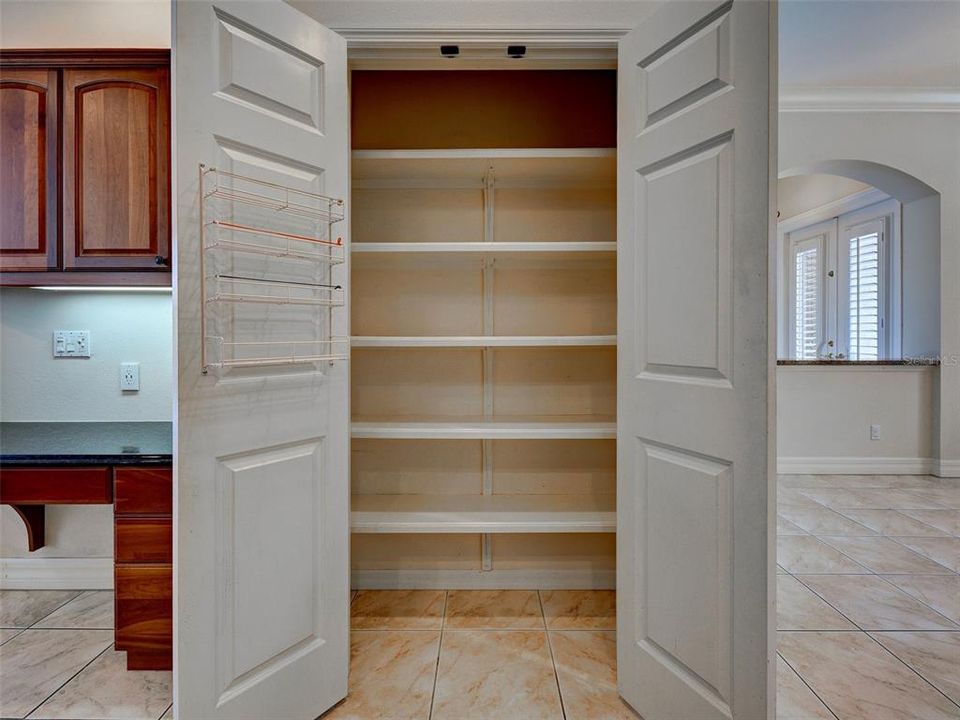 В аренду: $4,500 (4 спален, 3 ванн, 2314 Квадратных фут)