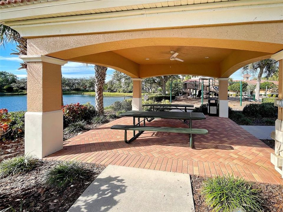 В аренду: $4,500 (4 спален, 3 ванн, 2314 Квадратных фут)