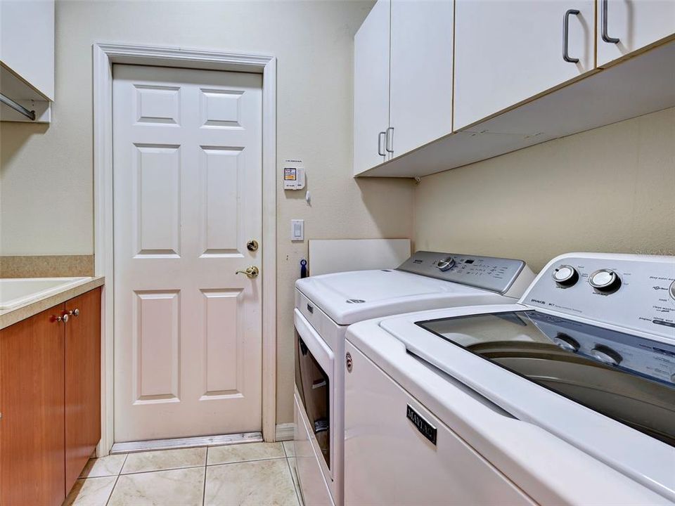 В аренду: $4,500 (4 спален, 3 ванн, 2314 Квадратных фут)