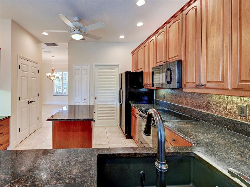 В аренду: $4,500 (4 спален, 3 ванн, 2314 Квадратных фут)