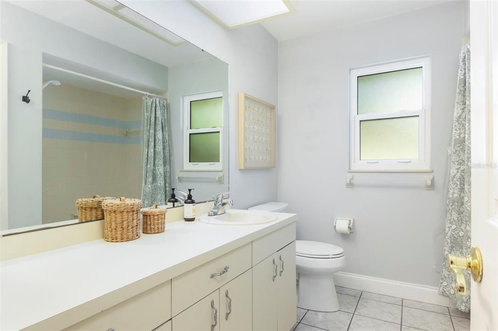 待售: $449,000 (3 贝兹, 2 浴室, 1415 平方英尺)