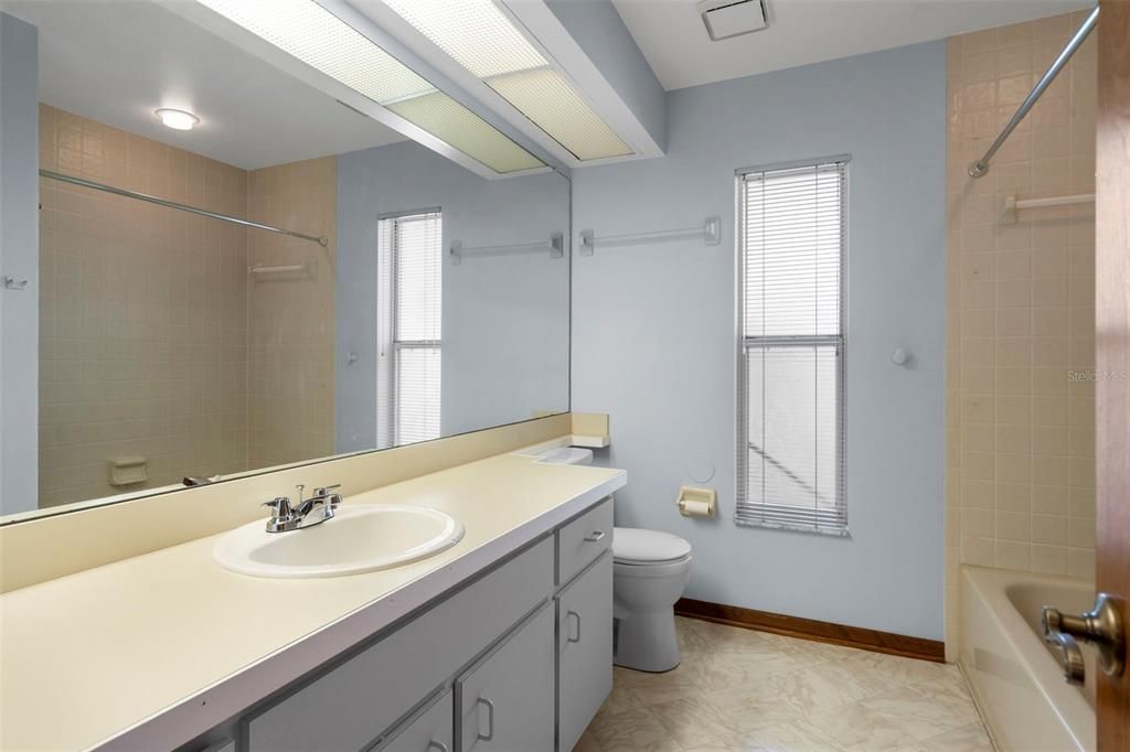 For Sale: $329,900 (3 beds, 2 baths, 1568 Square Feet)