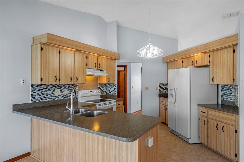 For Sale: $329,900 (3 beds, 2 baths, 1568 Square Feet)