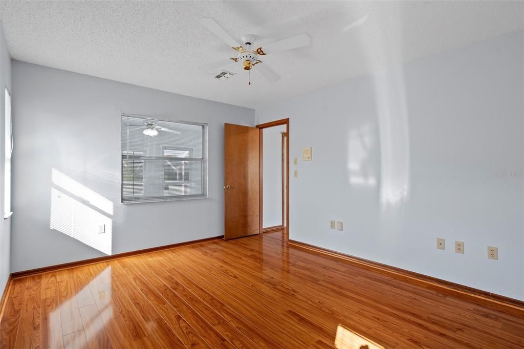 For Sale: $329,900 (3 beds, 2 baths, 1568 Square Feet)