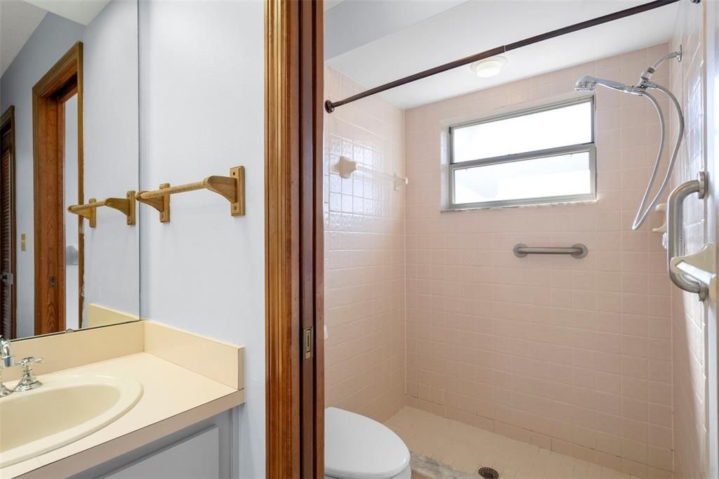 For Sale: $329,900 (3 beds, 2 baths, 1568 Square Feet)