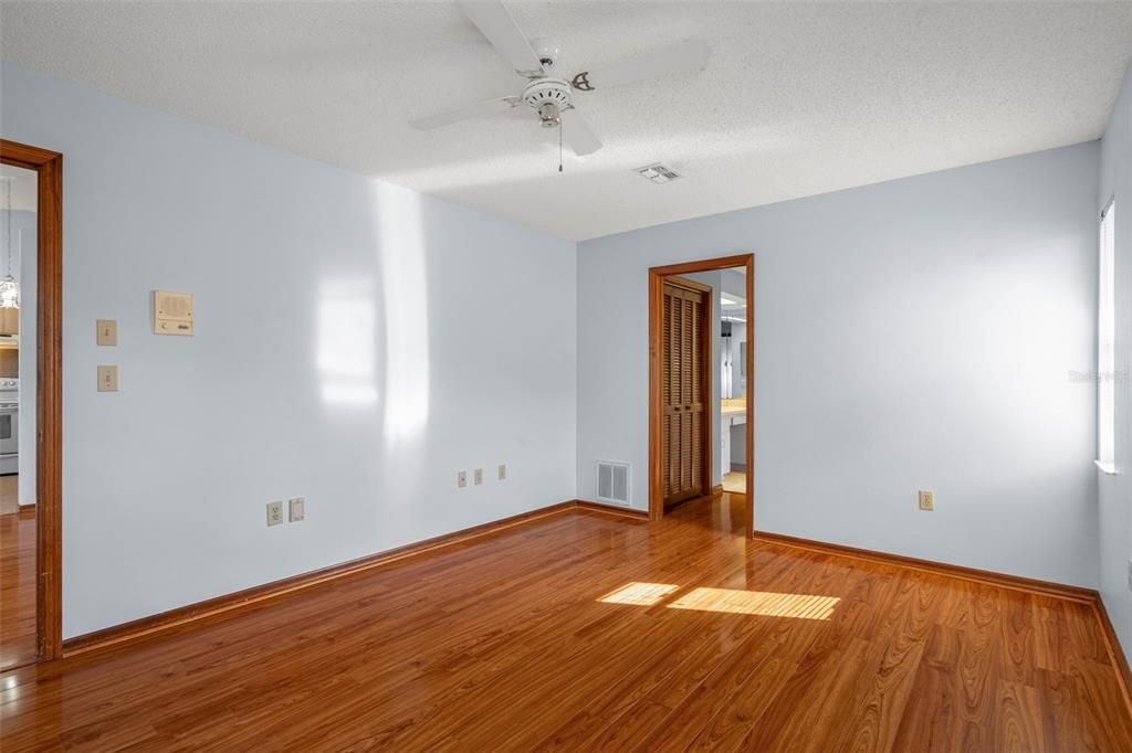 For Sale: $329,900 (3 beds, 2 baths, 1568 Square Feet)